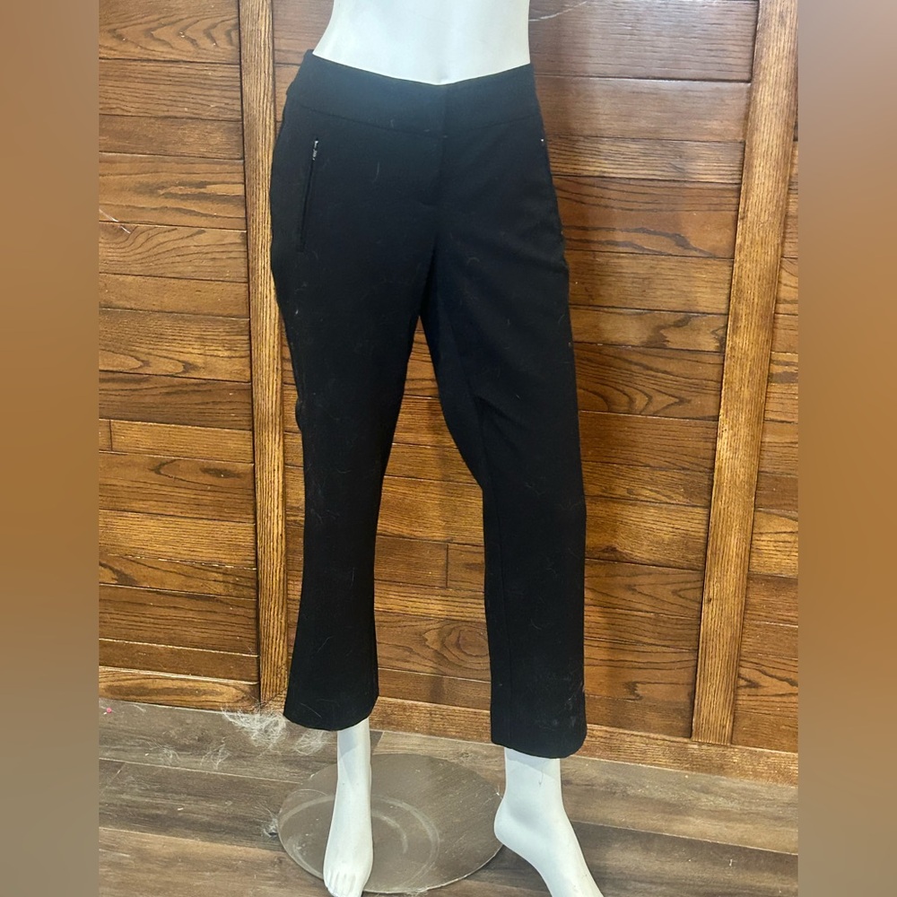 Ricki's Black Trousers with Streamlined Silhouette. Size 8. Universal.